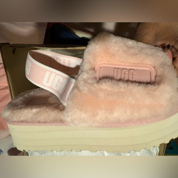 Ugg Slides - Picture 2 of 4